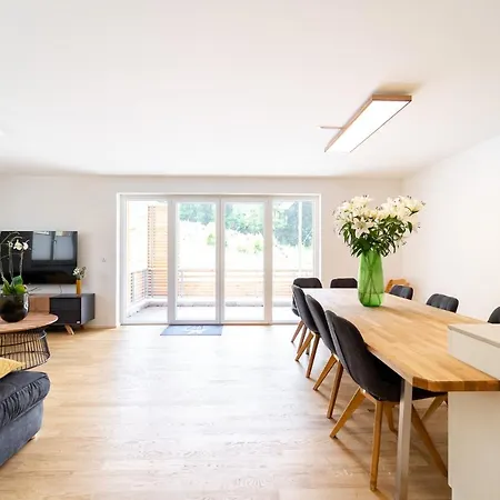 Apartament Mit C *